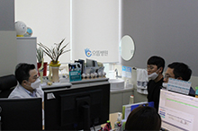 한화이글스 정은원선수 으뜸병원 치료차 내원